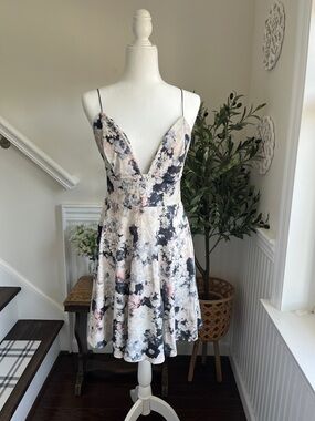 Boohoo Cream Floral Plunge V-Neck Mini Dress with Black and Pink Accents